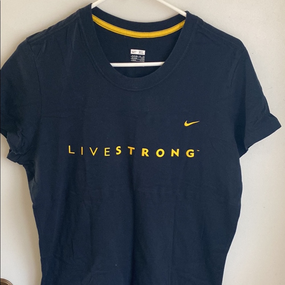 Lot of 4 XL womens tops! 1 Nike 3 under armor